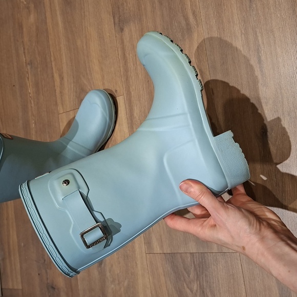 Hunter Women's Original Short Rainboot in Robin's Egg Blue (Size US 5) - Picture 3 of 9